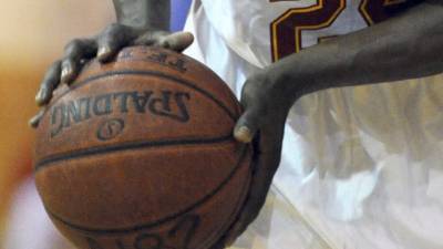 Спортдайджест: 48 баскетболистов НБА заболели коронавирусом
