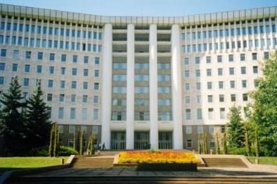 Парламент Молдавии отказался передать США землю под новое посольство