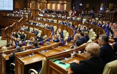 Парламент Молдовы одобрил проект о снятии запрета на российское ТВ