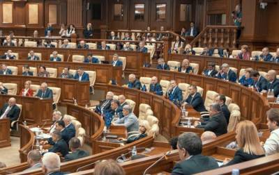 В Молдове приняли закон о повышении статуса русского языка