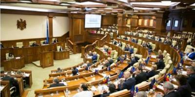Парламент Молдовы сделал шаг к закреплению статуса русского языка и отмене запрета на передачи из РФ