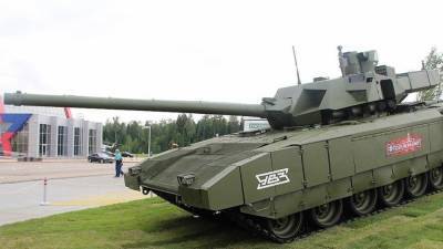 Замминистра обороны РФ анонсировал поставку в войска танков "Армата"