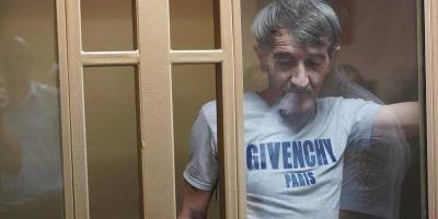 Суд в РФ оставил под арестом украинского политзаключенного Приходько
