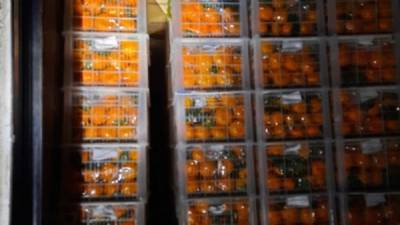Новогодние столы останутся без 127 тонн мандаринов и сухофруктов