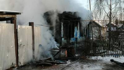 Два человека погибли при пожаре в жилом доме под Самарой
