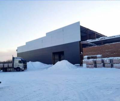 В Кемерове строительство крытого ледового катка в Рудничном районе завершено на 45%