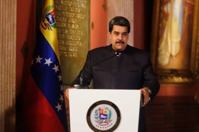 Мадуро намерен за три месяца привить 10 млн человек