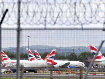 Россия продлила приостановку авиасообщения с Великобританией на две недели