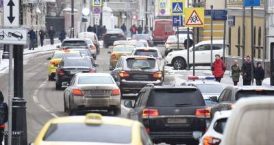 Автомобилистов призвали быть внимательнее на дорогах в преддверии праздников