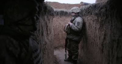 Украинским военным пришлось дать ответ на обстрел боевиков