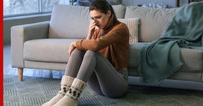 Депрессия сильнее ударила по женщинам в самоизоляции