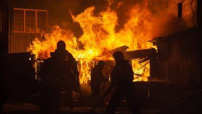 Пожарные нашли труп мужчины при тушении дома в Башкирии
