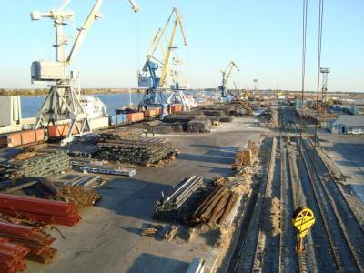 Морские порты Астраханской области увеличили на 16% перевалку грузов