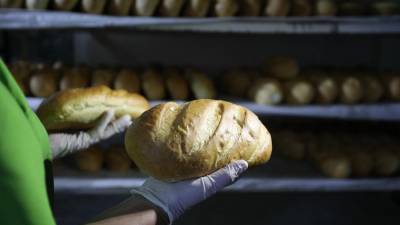 Правительство выделило 4,7 млрд рублей на поддержку производителей муки и хлеба