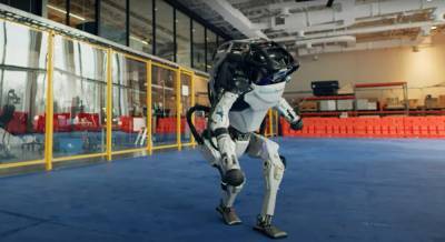 Boston Dynamics выпустили новое видео с танцующими роботами, чувство ритма зашкаливает