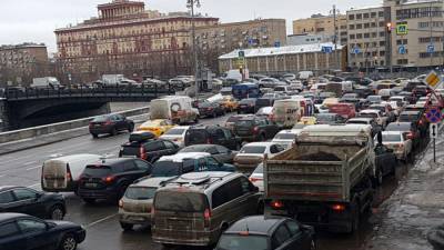 В Москве 30 декабря ожидаются пробки до девяти баллов