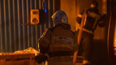 Спасатели провели эвакуацию жителей загоревшейся многоэтажки в Перми