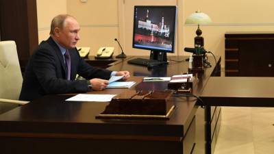 Путин подписал закон о молодежной политике в России