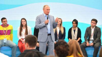 Возраст молодежи в России увеличили на пять лет