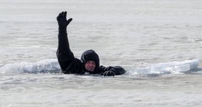 В Краславском крае провалились под лед и утонули двое рыболовов