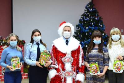 В Иванове воспитанников Центра социальной помощи поздравил Полицейский Дед Мороз