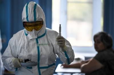 В РФ за сутки выявили 26,5 тыс. новых случаев коронавируса, 599 умерших