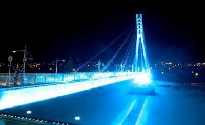 В Тюмени на Новый год мост Влюбленных будет освещен праздничной подсветкой