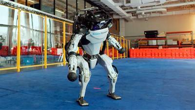 Boston Dynamics показала «грязные танцы» в исполнении роботов Atlas и Spot