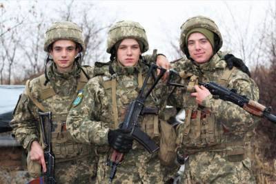 "Только здесь мы стали близкими": украинцы восхитились историей трех братьев, ушедших на фронт