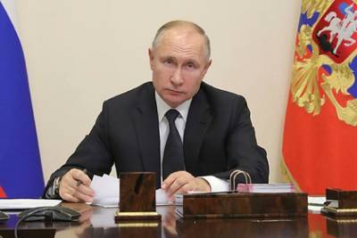 Путин подписал закон о признании физлиц иностранными агентами
