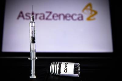 Великобритания первой в мире зарегистрировала вакцину AstraZeneca