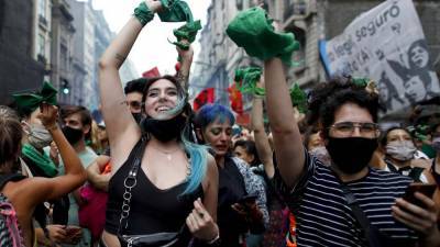 Аргентинский Сенат одобрил законопроект о легализации абортов