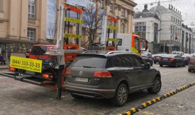 "Посадил на цепь": киевлянин прославился попыткой "спасти" авто от эвакуации, фото