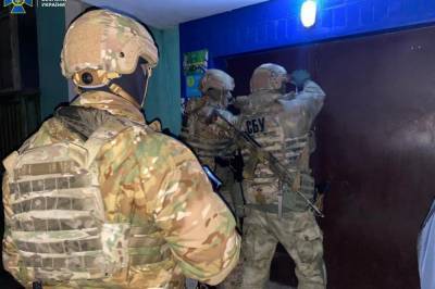 Похищение людей, продажа наркотиков и разбойные нападения: В Днепропетровской области разоблачили преступную группировку