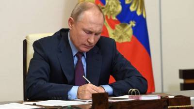 Закон о физических лицах — иностранных агентах подписал Путин