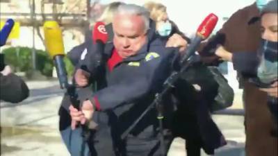 Афтершок прервал выступление мэра хорватского города. Видео