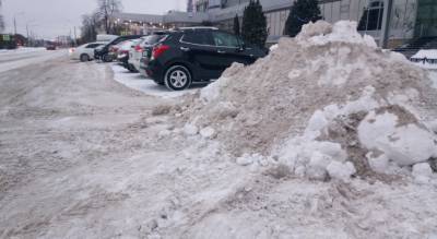 "Забирайте, это ваше": ярославцы требуют, чтобы дорожники вывозили снег