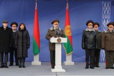 Лукашенко в гостях у ОМОНа пообещал силовикам современное вооружение