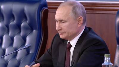 Путин подписал закон об уголовной ответственности для физических лиц-иноагентов