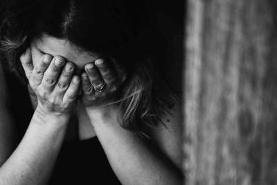 От депрессии на самоизоляции сильнее всего пострадали женщины
