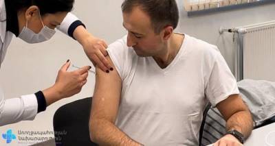 Торосян привился первым: Минздрав сообщил о самочувствии вакцинированных "Спутник V"