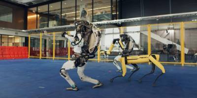 Boston Dynamics показал танцующих человекоподобных роботов