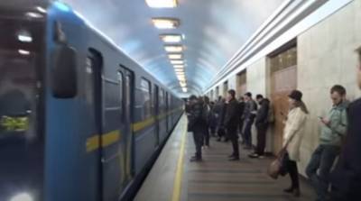 Киевский метрополитен планирует закупить вагоны со сквозным проходом