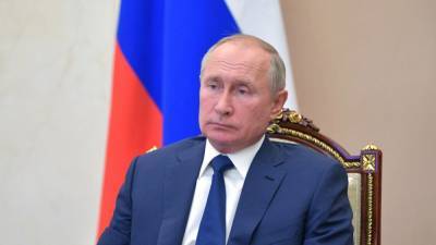 Путин утвердил закон о тюремном наказании за клевету
