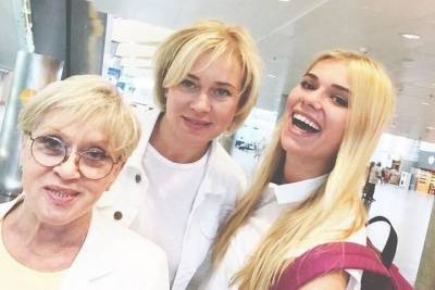 Дочь и внучка Алисы Фрейндлих проведут Новый год в больнице с актрисой