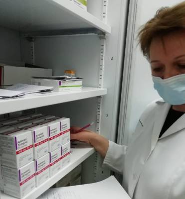 НЛМК передал в клиники региона партию востребованных лекарств