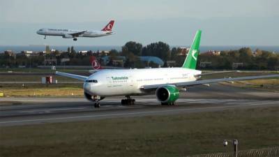 «Туркменские авиалинии» вновь продлили приостановку международных рейсов