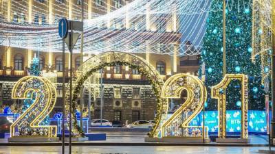 В центре Москве в новогоднюю ночь ограничат движение транспорта