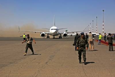 Число жертв ракетного обстрела аэропорта в Йемене возросло до десяти