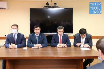 Первый вице-премьер Батыр Эмеев представил нового министра промышленности